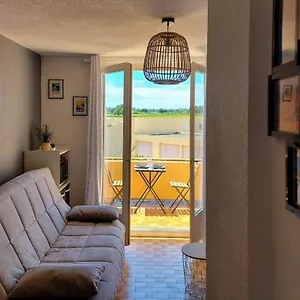 Appartement Coquet Studio Avec Belle Terrasse
