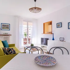 Appartement Flat With Loggia At 10min From The